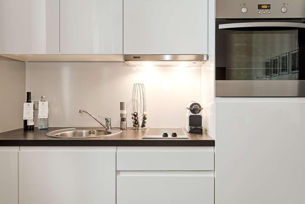 Arabel Design Apartments Berlin Restaurang bild A kitchen with a built-in oven